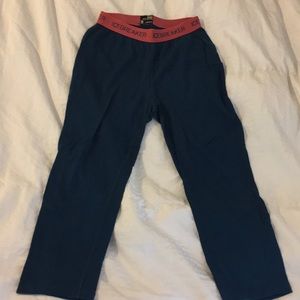 Women’s Mid-Calf Yoga Pants